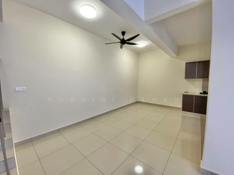 The Strata untuk Untuk Dijual - RM 550,000, Apr 2026 - Living Room - PropertyGuru.com.my