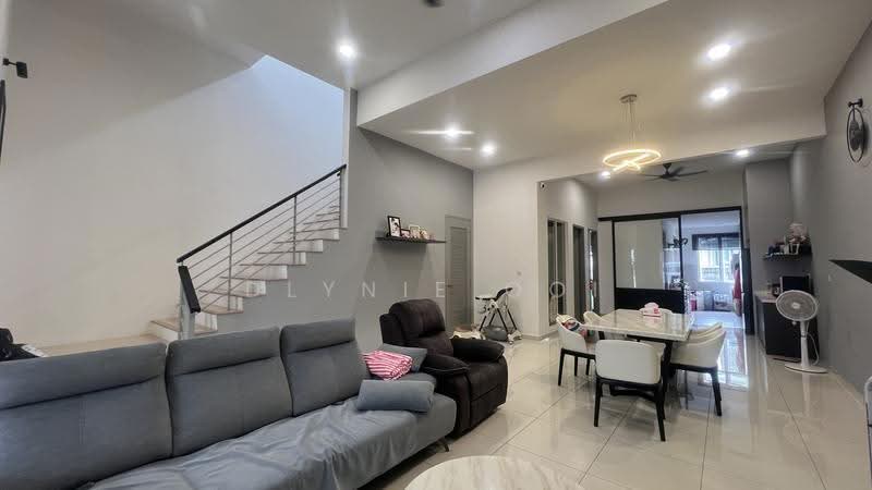 Rumah Teres 2-Tingkat untuk Dijual di Taman Semanja (Kajang) - Dlynie Ooi - Living Room - PropertyGuru.com.my