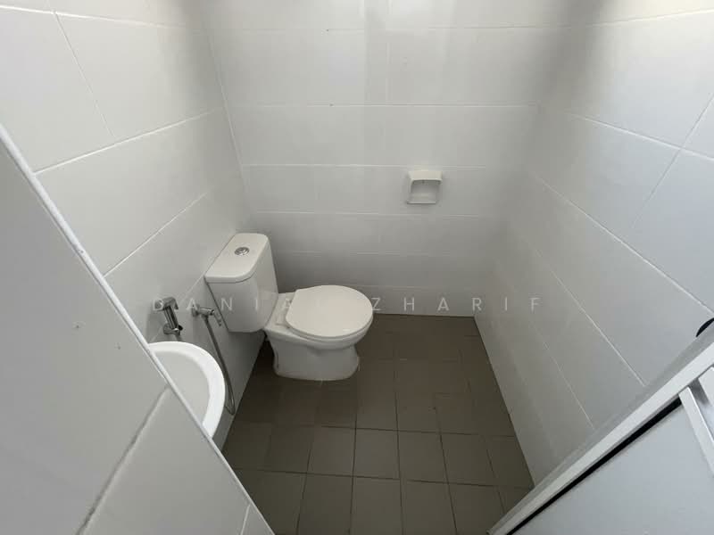 Semi-D Factory for Sale in Juru (Penang) - Danial Zharif - Bathroom - PropertyGuru.com.my