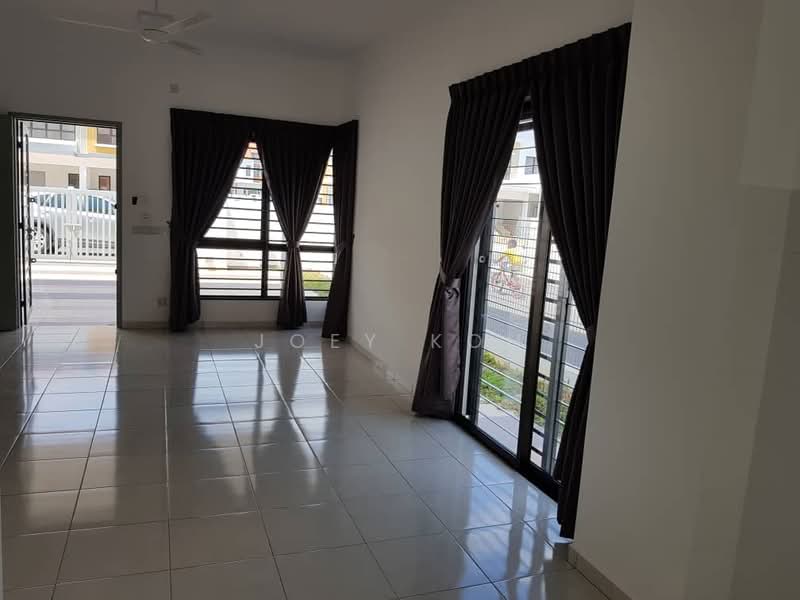 2-storey Terraced House for Rent in Setia Alam (Selangor) - Joey Koh - Living Room - PropertyGuru.com.my