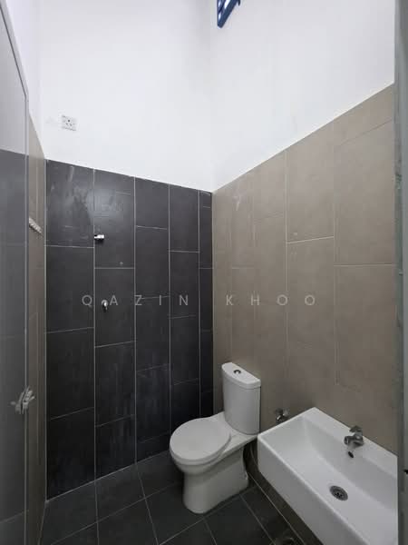 1-storey Terraced House for Rent in Taman Meru (Ipoh) - Qazin Khoo - Bathroom - PropertyGuru.com.my