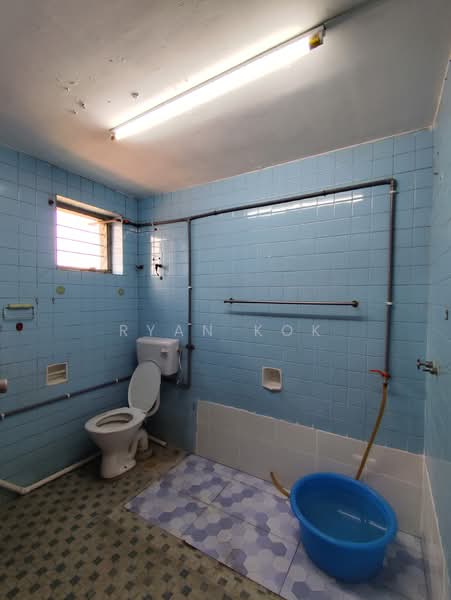 Shop / Office for Sale in Seremban (Negeri Sembilan) - Ryan Kok - Toilet - PropertyGuru.com.my