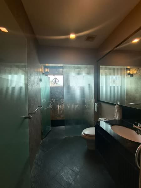Rumah Berkembar untuk Dijual di Taman Austin Perdana (Tebrau) - Ong Lih Shyan - Bathroom - PropertyGuru.com.my