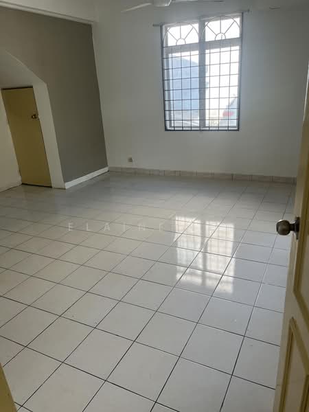 Rumah Teres 2-Tingkat untuk Dijual di Taman Lestari Putra (Seri Kembangan) - Elaine Lee - Interior - PropertyGuru.com.my