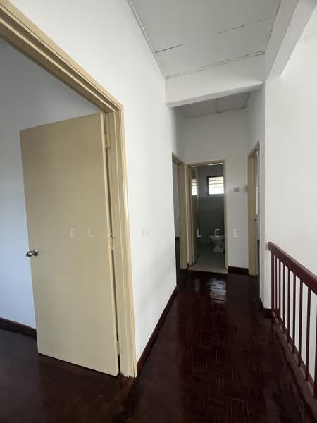 Rumah Teres 2-Tingkat untuk Dijual di Taman Lestari Putra (Seri Kembangan) - Elaine Lee - Corridor - PropertyGuru.com.my