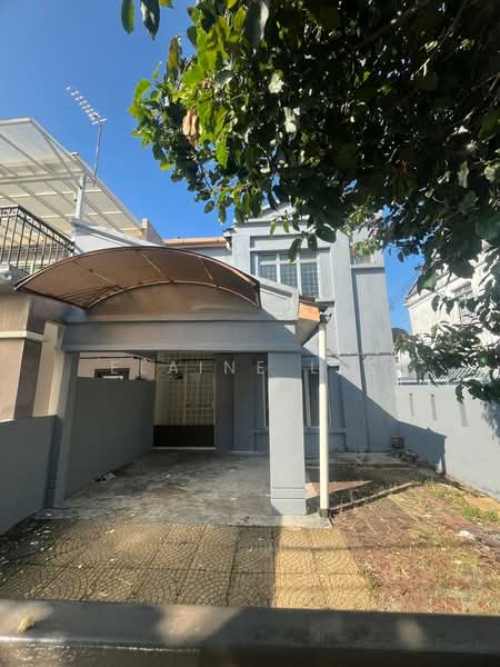 Rumah Teres 2-Tingkat untuk Dijual di Taman Lestari Putra (Seri Kembangan) - Elaine Lee - Exterior - PropertyGuru.com.my