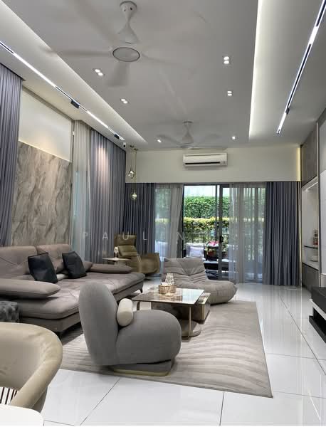 3-storey Terraced House for Sale in Serdang (Seri Kembangan) - Pauline . - Living Room - PropertyGuru.com.my