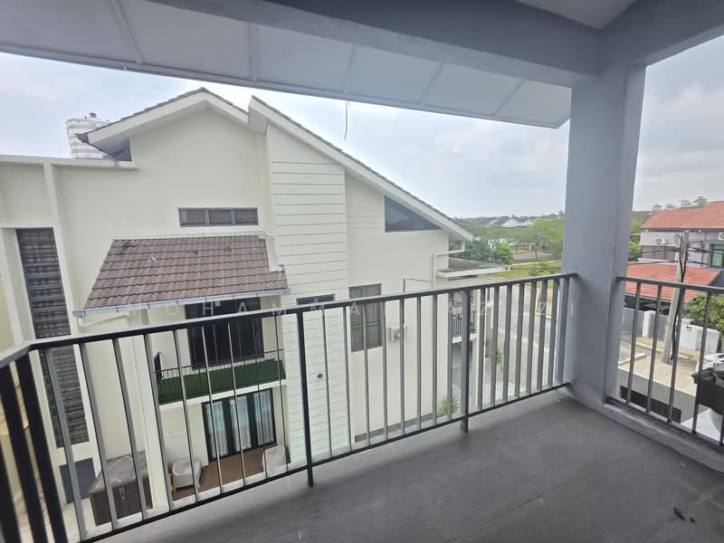 Cluster House for Sale in Taman Bandar Putra (Kuantan) - Mohammad Azizi - Balcony - PropertyGuru.com.my