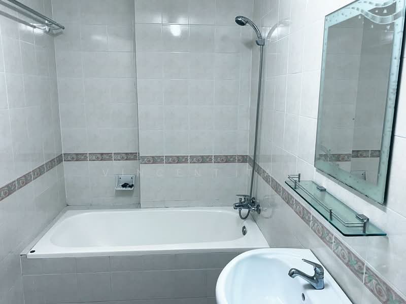 Condominium for Rent at Putra Place Condominium - Vincent Tan - Bathroom - PropertyGuru.com.my