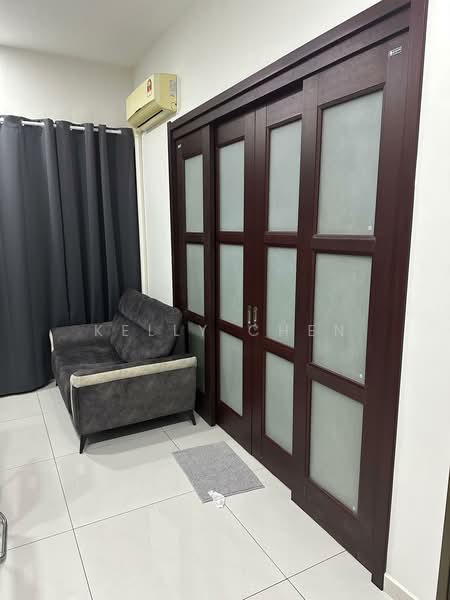 Bay Point @ Country Garden Danga Bay untuk Untuk Dijual - RM 400,000, Apr 2026 - Living Room - PropertyGuru.com.my