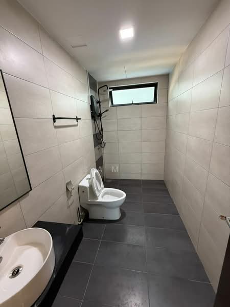 Servis Apartment untuk Disewa di Molek Regency - Sam . - Bathroom - PropertyGuru.com.my
