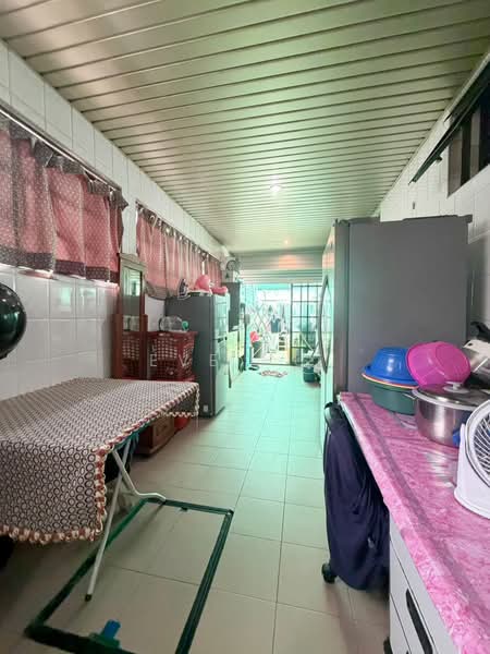 Semi-Detached House for Sale in Taman Molek (Johor Bahru) - Eve Hui - Kitchen - PropertyGuru.com.my