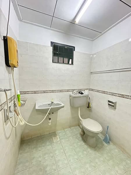 Rumah Teres untuk Disewa di Taman Desa Tebrau (Tebrau) - Serine Tan - Bathroom - PropertyGuru.com.my