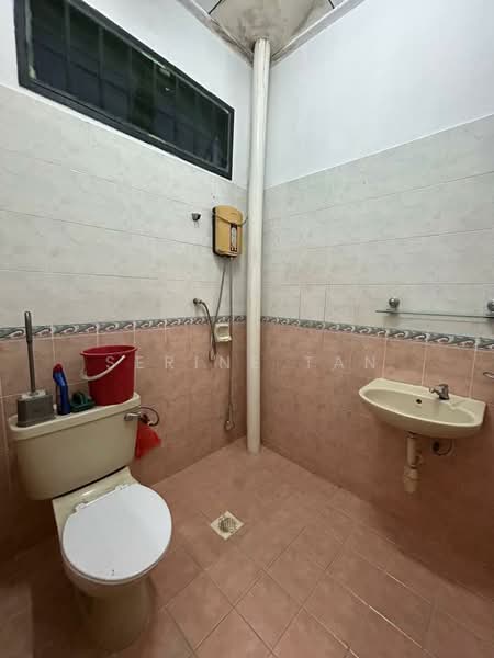 Rumah Teres untuk Disewa di Taman Desa Tebrau (Tebrau) - Serine Tan - Bathroom - PropertyGuru.com.my