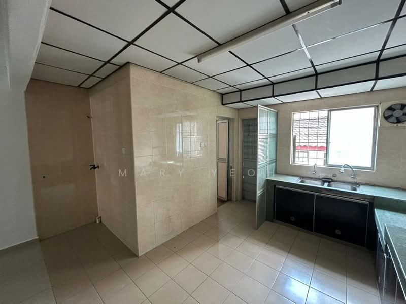 Rumah Teres 2 Tingkat untuk Dijual di Taman Universiti Indah (Seri Kembangan) - Mary Yeoh - Kitchen - PropertyGuru.com.my