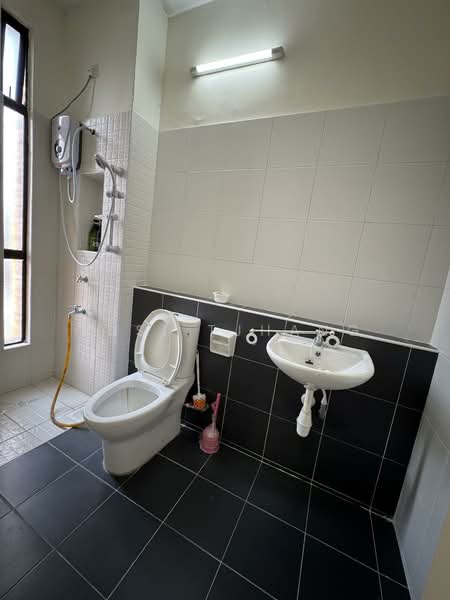 Rumah Teres 2 Tingkat untuk Dijual di Taman Pulai Hijauan (Skudai) - Susi Tjhang - Bathroom - PropertyGuru.com.my