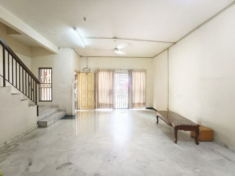 2-storey Terraced House for Sale in Bandar Tasik Puteri (Rawang) - Firdaussazwan Mustafa - Living Room - PropertyGuru.com.my