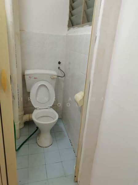 Flat for Sale at Green Garden - Irene Ai Wah Ooi - Bathroom - PropertyGuru.com.my