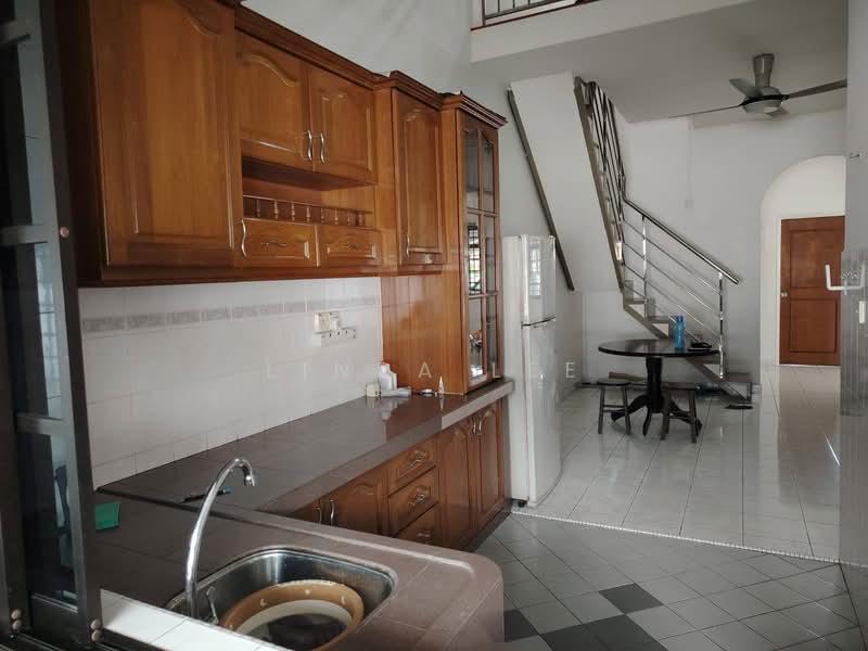 Taman Perling untuk Untuk Disewa - RM 2,000 /bulan, Apr 2026 - Kitchen - PropertyGuru.com.my
