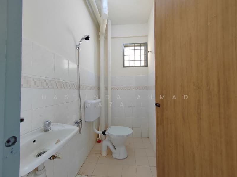 Apartment for Sale at Vista Perdana - Haslinda Ahmad Razali - Bathroom - PropertyGuru.com.my