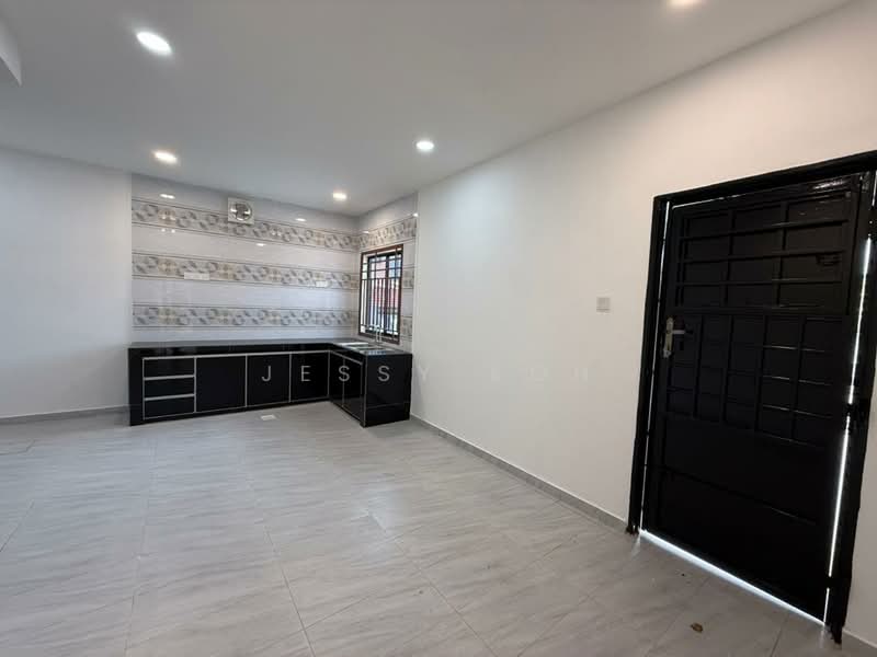 Rumah Teres 2 Tingkat untuk Disewa di Taman Desa Cemerlang (Ulu Tiram) - Jessy Koh - Kitchen - PropertyGuru.com.my