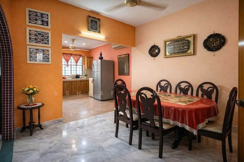 Rumah Teres 2 Tingkat untuk Dijual di Usj 11 (Subang Jaya) - Ashraf Azwan - Dining Room - PropertyGuru.com.my