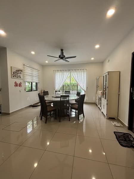 Semi-Detached House for Sale in Shah Alam (Selangor) - Agnes Chee - Dining Room - PropertyGuru.com.my