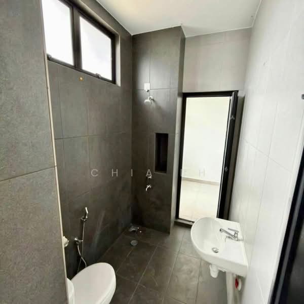 Rumah Teres 2 Tingkat untuk Dijual di Setia Eco Cascadia (Tebrau) - Chia BH - Bathroom - PropertyGuru.com.my
