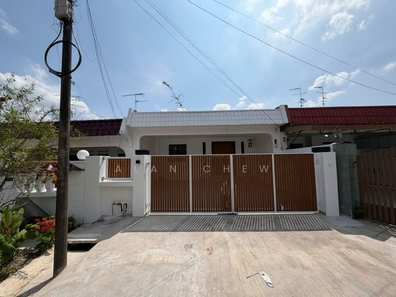 1-storey Terraced House for Sale in Taman Ungku Tun Aminah (Skudai) - Alan Chew - Exterior - PropertyGuru.com.my