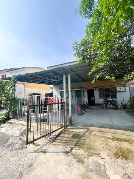 2-storey Terraced House for Sale in Taman Tasik Semenyih (Semenyih) - Baizura Agus - Exterior - PropertyGuru.com.my