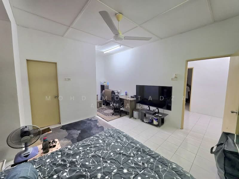 2-storey Terraced House for Sale in Taman Sinaran (Balakong) - Mohd Mortadza Ahmad - Bedroom - PropertyGuru.com.my