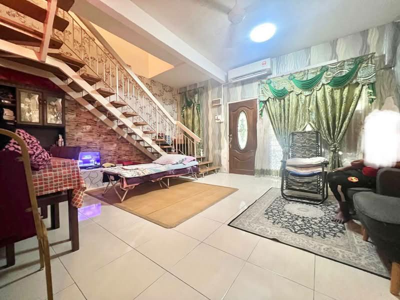 2-storey Terraced House for Sale in Sungai Buloh (Selangor) - Nurain . - Living Room - PropertyGuru.com.my