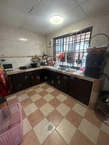 2-storey Terraced House for Sale in Bandar Seri Alam (Masai) - Ping Yong Lee - Kitchen - PropertyGuru.com.my