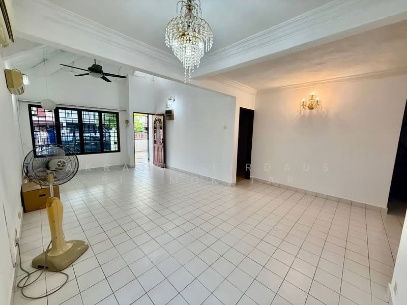 1.5-storey Terraced House for Sale in Subang Jaya (Selangor) - Akramin Firdaus Bin Mokhtar - Living Room - PropertyGuru.com.my
