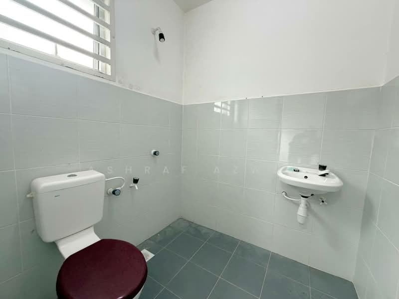 2-storey Terraced House for Sale in Kuala Selangor (Selangor) - Ashraf Azwan - Bathroom - PropertyGuru.com.my