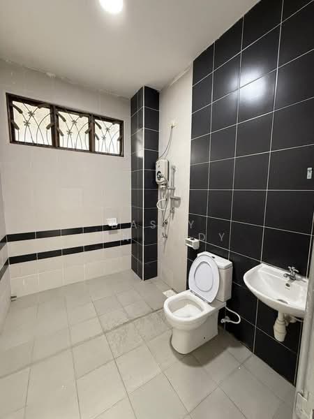 Taman Mutiara Mas untuk Untuk Dijual - RM 1,050,000, Apr 2026 - Bathroom - PropertyGuru.com.my