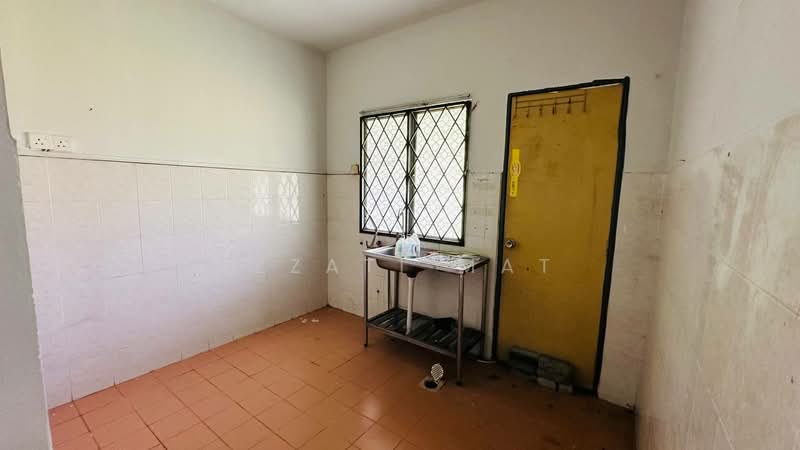 Taman Putra Perdana Puchong untuk Untuk Dijual - RM 800,000, Apr 2026 - Kitchen - PropertyGuru.com.my