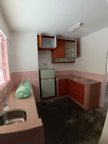 Flat for Rent at Flat Taman Ungku Tun Aminah - Sharon Lau - Kitchen - PropertyGuru.com.my