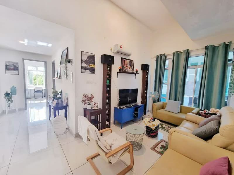 Rumah Berkembar untuk Dijual di Taman Bukit Jaya (Ulu Tiram) - Ken Chai - Living Room - PropertyGuru.com.my