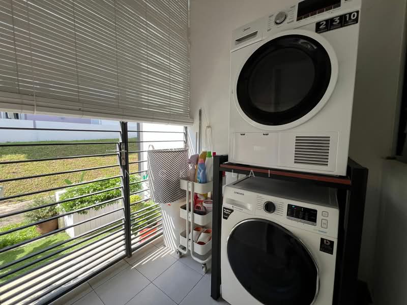 2-storey Terraced House for Sale in Tamansari (Rawang) - Nicky Lai - Balcony - PropertyGuru.com.my