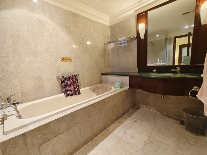 Servis Apartment untuk Dijual di Berjaya Times Square - Evie Au - Bathroom - PropertyGuru.com.my
