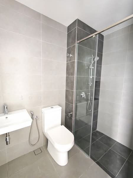 Service Residence for Sale at Sunway Belfield - Soon Kit Lee - Bathroom - PropertyGuru.com.my