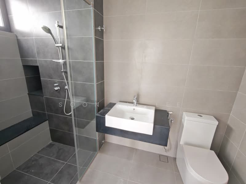 Service Residence for Sale at Sunway Belfield - Soon Kit Lee - Bathroom - PropertyGuru.com.my