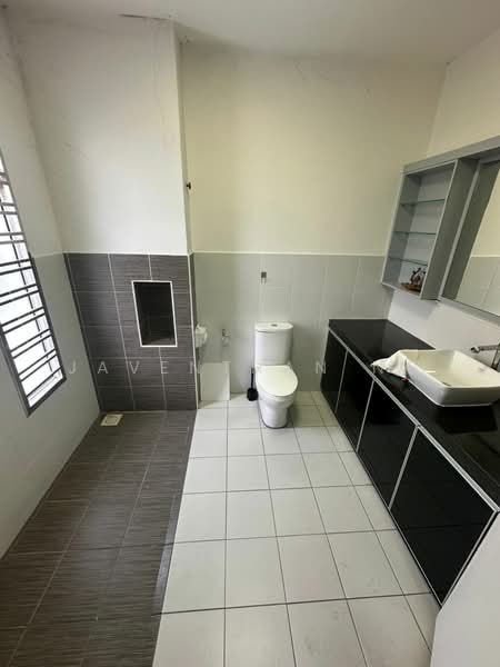 Rumah Teres 2 Tingkat untuk Dijual di Setia Tropika (Johor Bahru) - Javenthan Ng - Bathroom - PropertyGuru.com.my