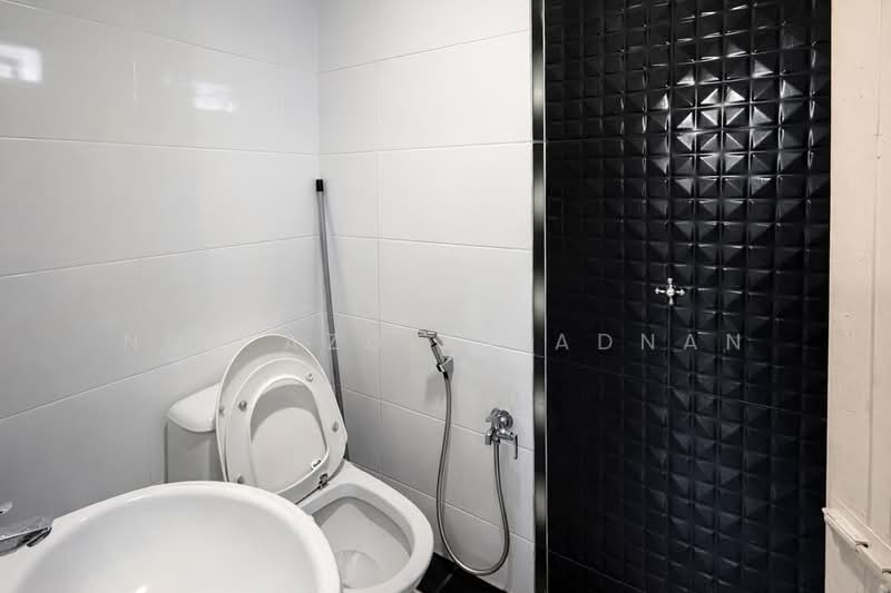 2-storey Terraced House for Sale in Usj 9 (Subang Jaya) - Nor Azdlin Adnan - Bathroom - PropertyGuru.com.my