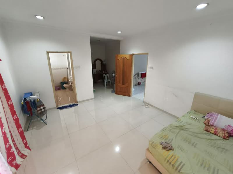 Desa Latania Corner Terrace House 2.5storey untuk Untuk Dijual - RM 1,650,000, Apr 2026 - Bedroom - PropertyGuru.com.my