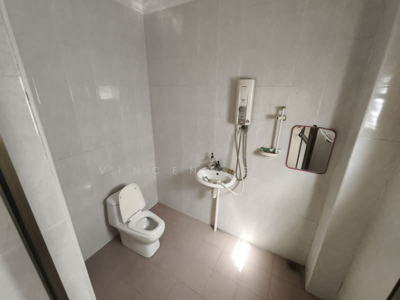 Desa Latania Corner Terrace House 2.5storey untuk Untuk Dijual - RM 1,650,000, Apr 2026 - Bathroom - PropertyGuru.com.my