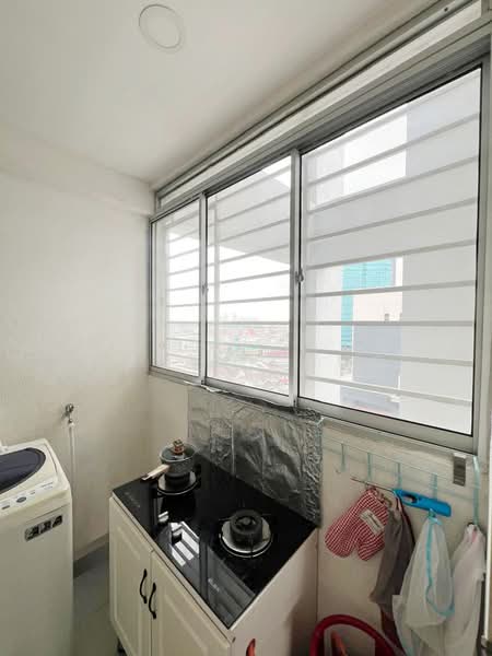 Service Residence for Sale at SetiaWalk - Bryan Choo - Kitchen - PropertyGuru.com.my