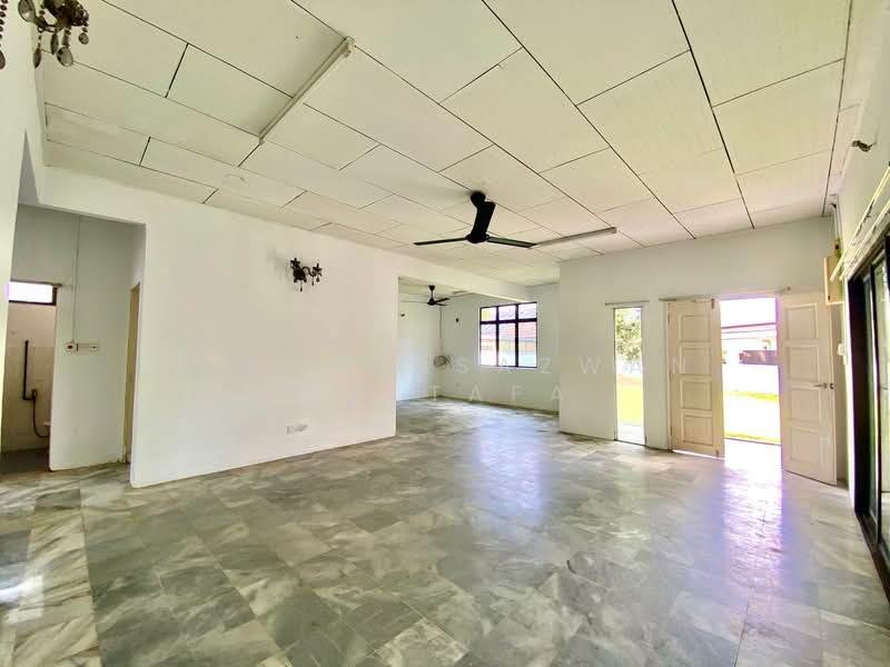 Bandar Rinching Seksyen 1 untuk Untuk Dijual - RM 850,000, Apr 2026 - Living Room - PropertyGuru.com.my