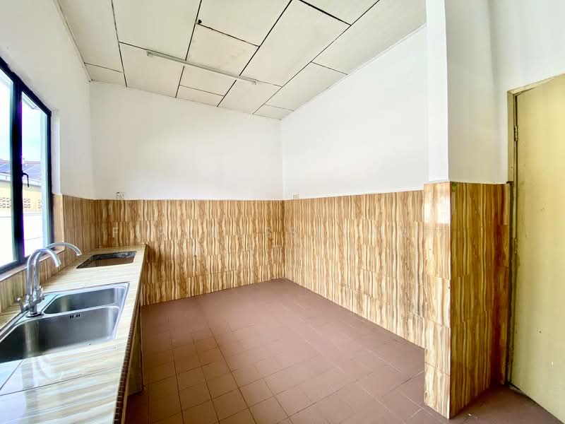 Bandar Rinching Seksyen 1 untuk Untuk Dijual - RM 850,000, Apr 2026 - Kitchen - PropertyGuru.com.my